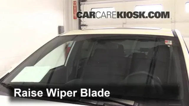 2015 Subaru WRX Limited 2.0L 4 Cyl. Turbo Balais essuie-glace avant Changer les balais des essuie-glace